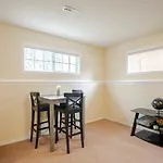 Cozy Basement Near Riverpathways